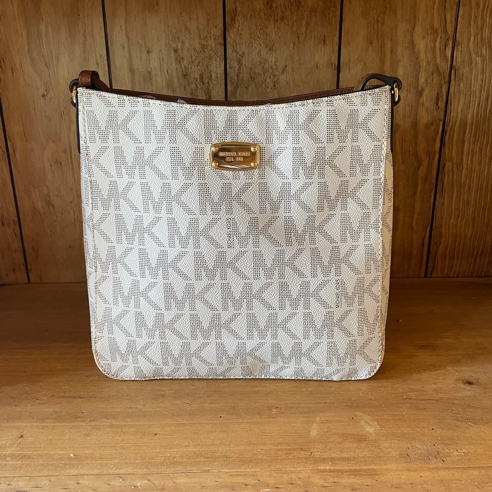 Michael Kors, the Jet Set Signature